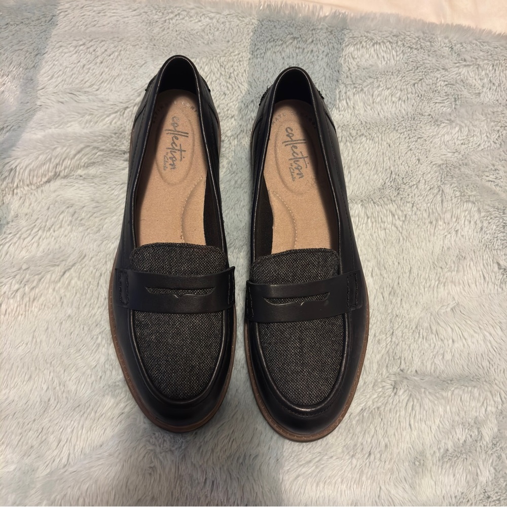 Comfortiva Black and Gray Loafers